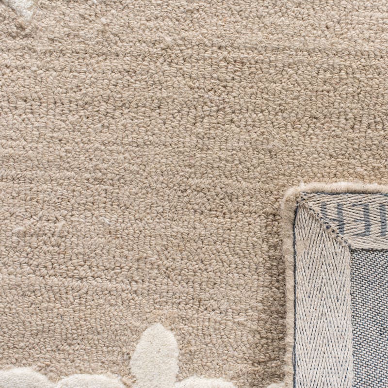 SAFAVIEH, Handmade Bella Willien Modern Floral Wool Rug