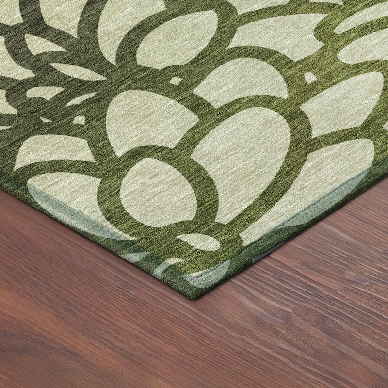 Machine Washable Indoor/ Outdoor Floral Craze Chantille Rug