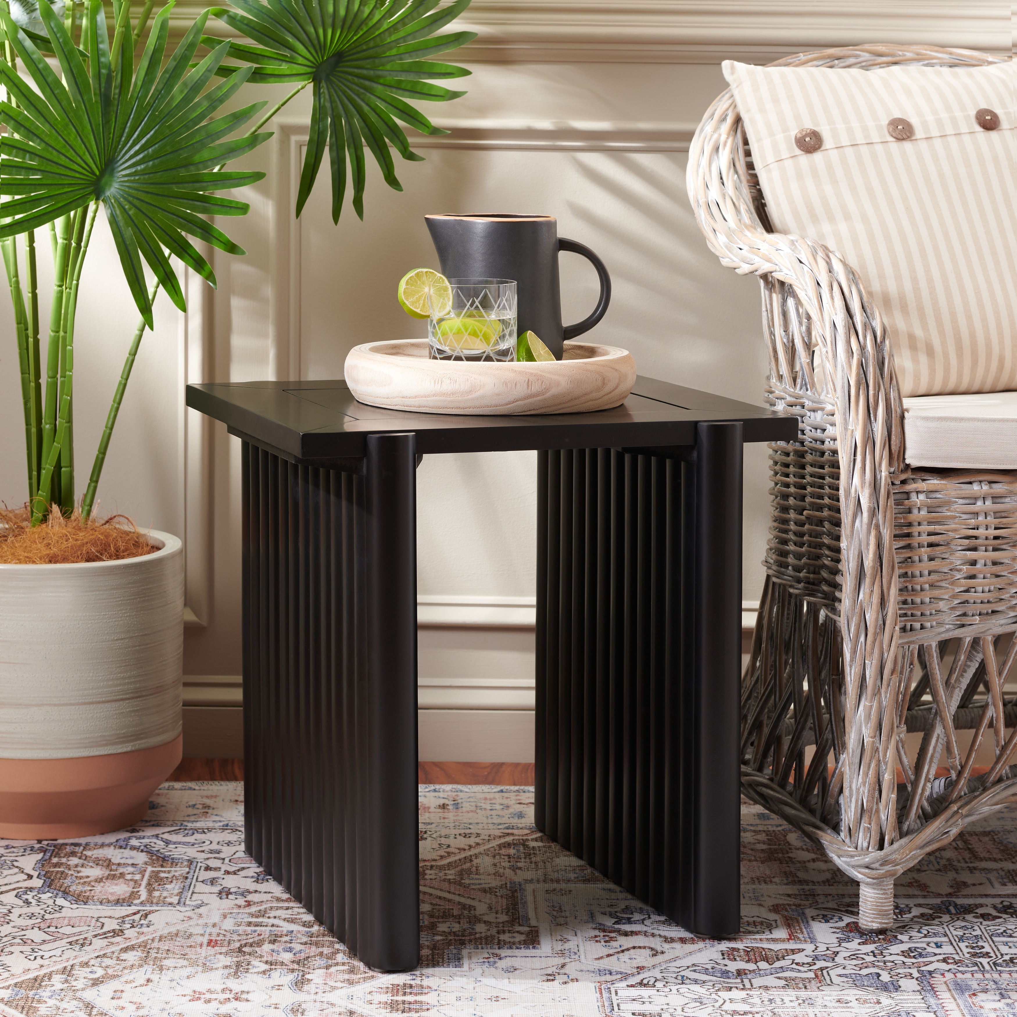 SAFAVIEH Izora Scandinavian Engineered Wood Accent Table - 20Wx18Dx20H