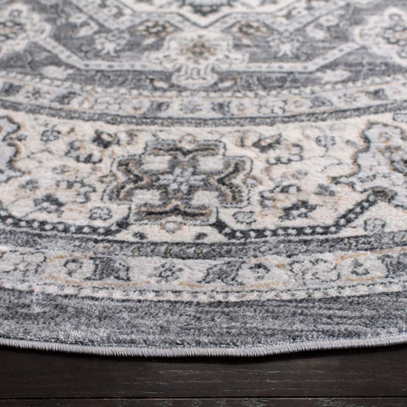SAFAVIEH Isabella Minola Traditional Oriental Rug