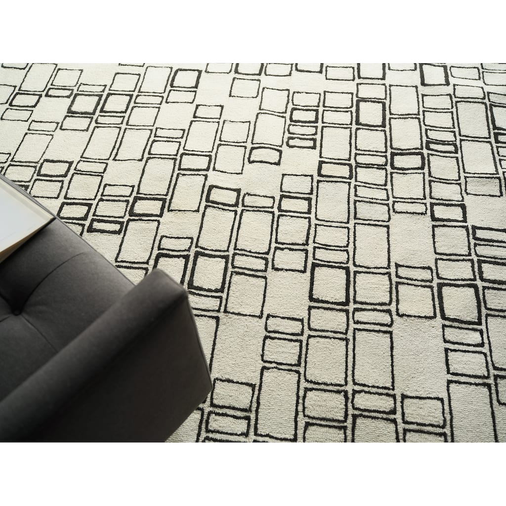 Soho Handmade Hand Tufted New Zealand Wool Ivory/Black Area Rug.