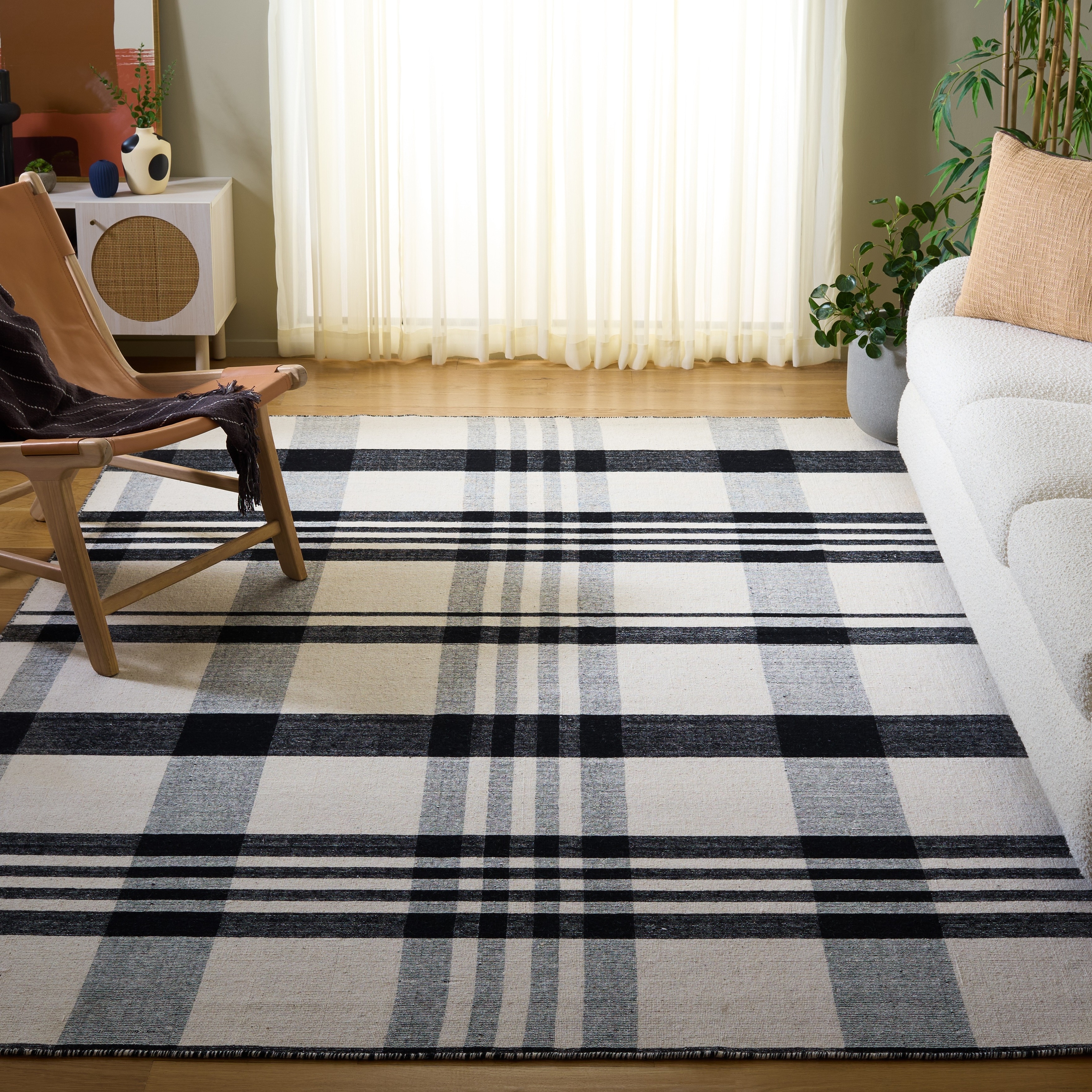 SAFAVIEH Handmade Striped Kilim Magndis Wool Rug