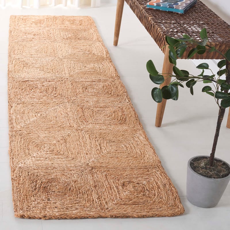 SAFAVIEH Handmade Natural Fiber Taniyah Farmhouse Geometric Jute Rug - 2'3" x 7' Runner - Natural