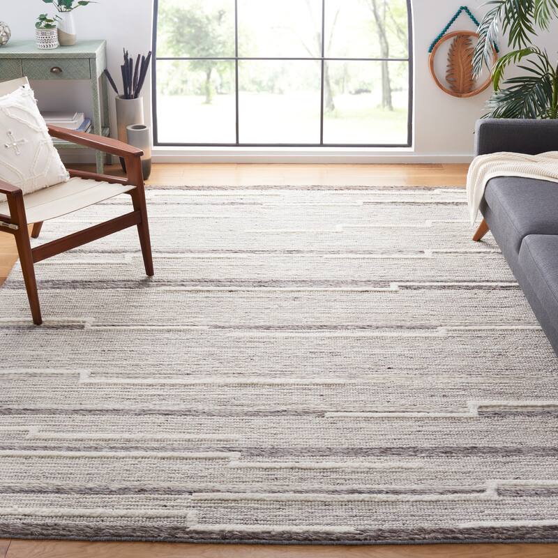 SAFAVIEH Handmade Casablanca Shag Gratianne Stripe Wool Rug