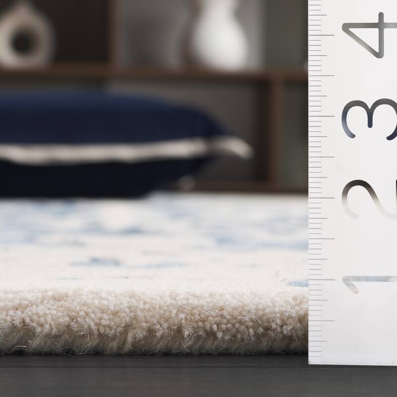 SAFAVIEH Handmade Fifth Roselette Avenue Modern Abstract Wool Rug