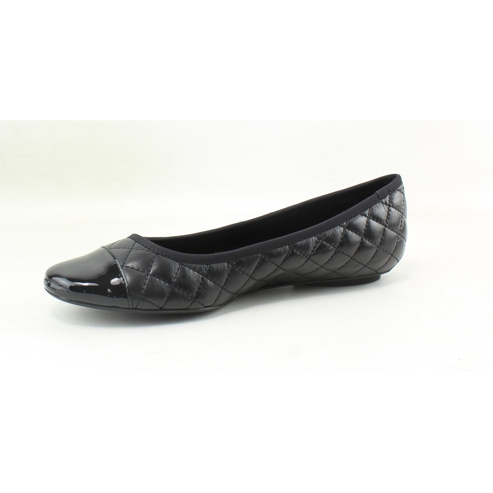 vaneli serene flat