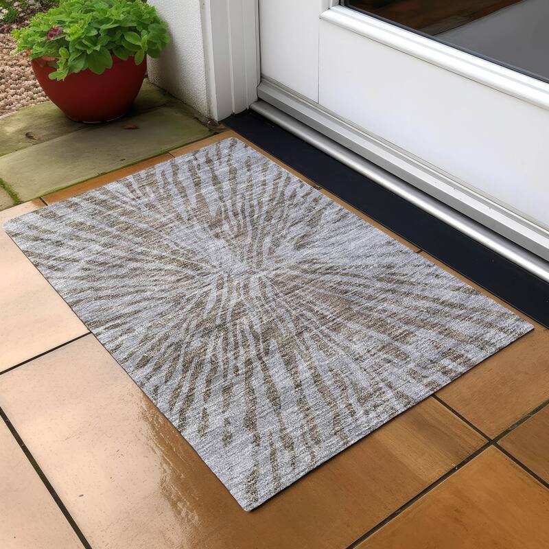 Machine Washable Indoor/ Outdoor Chantille Contemporary Burst Rug - Brown - 1'8" x 2'6"