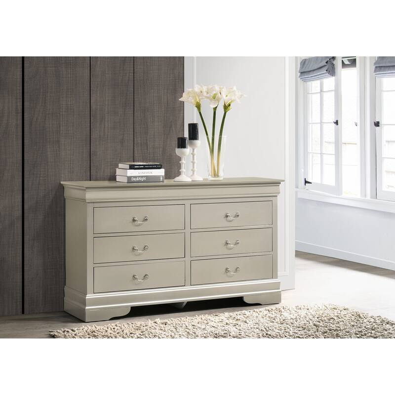 Traditional Style Dresser with 6 Drawers
