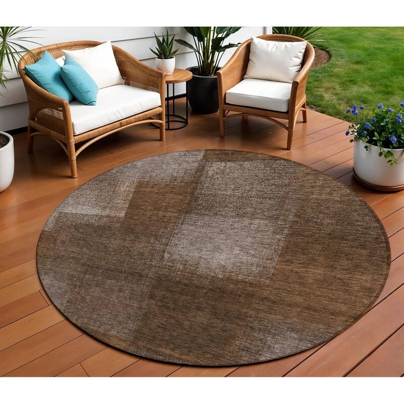 HomeRoots Abstract Transitional Rectangle Outdoor Rug - 8' Round
