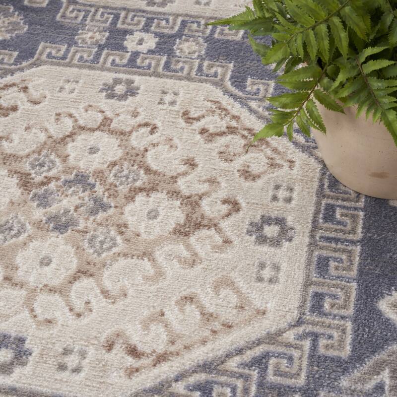 Fijoc Distressed Geometric Area Rug By HomeRoots - 4' x 6'