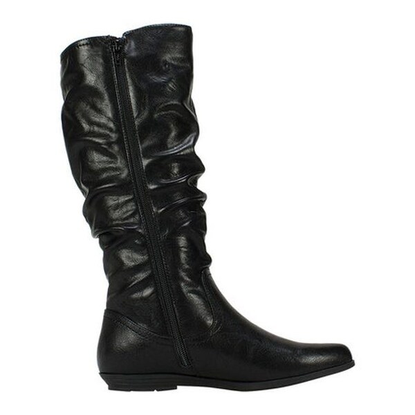 cliffs by white mountain black boots