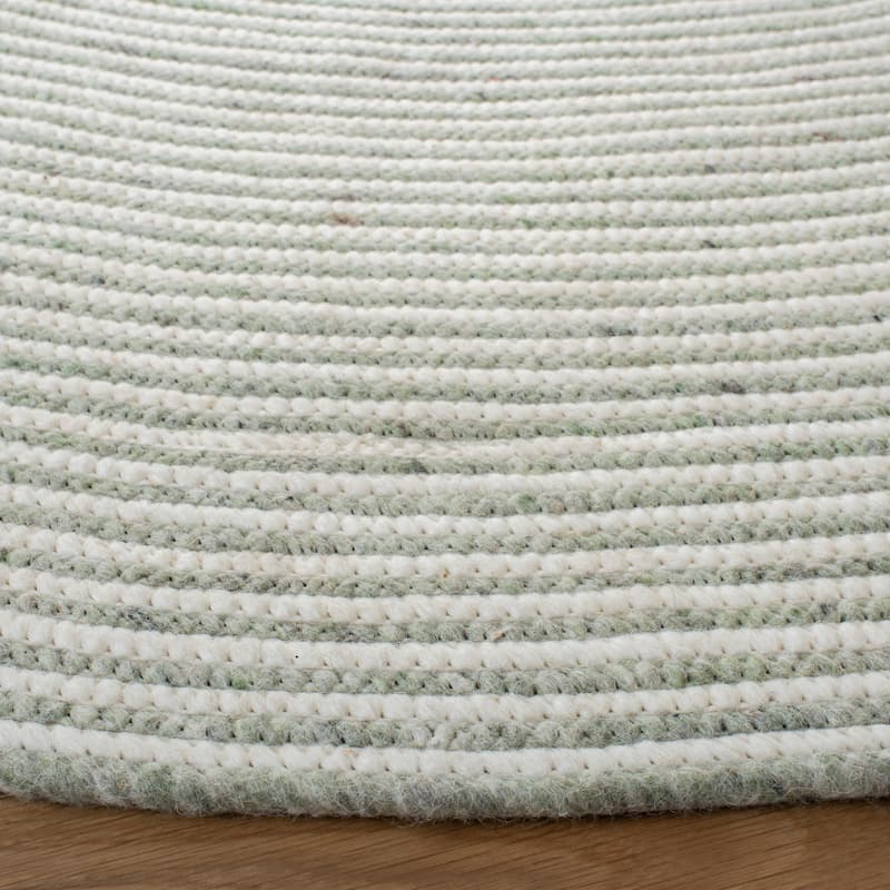 SAFAVIEH, Handmade Braided Bahrie Wool Rug