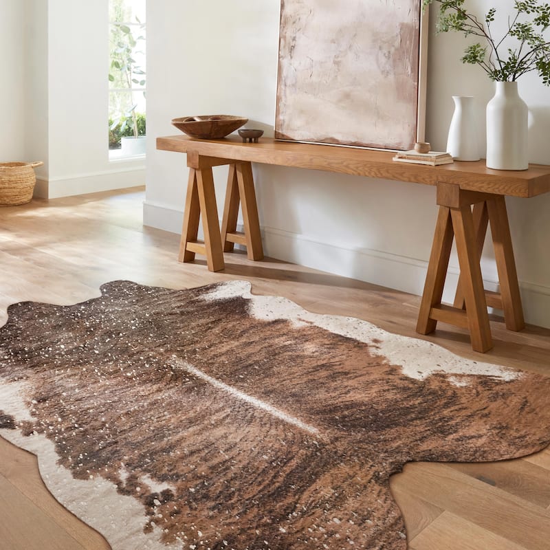 Alexander Home Sierra Faux Cowhide Rug - 6'2" x 8' - 6'2" x 8' - Walnut/ Champagne - Hide-Shaped
