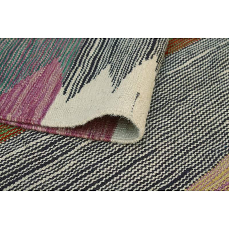 Modern Flatweave Maisie Green/Red Rug - 5'9" x 8'3"