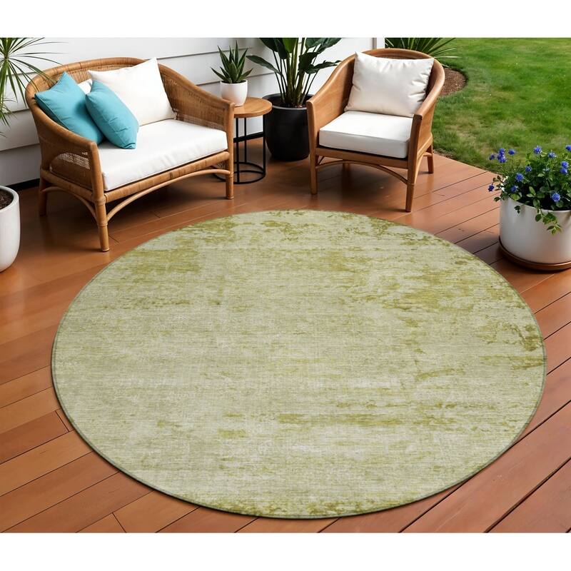 HomeRoots Abstract Transitional Rectangle Outdoor Rug - 8' Round