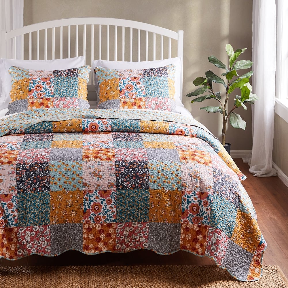 Barefoot Bungalow Carlie Modern Calico Reversible Cotton Quilt Set
