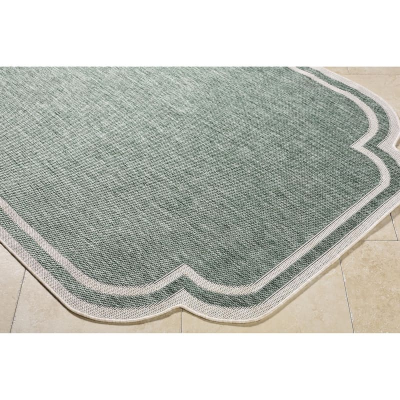 Livabliss Miami Beach Traditional Indoor/Outdoor Area Rug