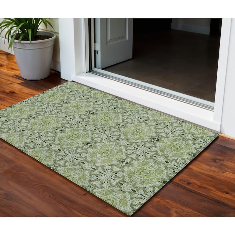 HomeRoots Medallion Transitional Rectangle Outdoor Rug - 3' x 5'