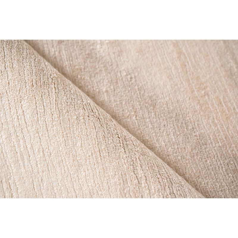 EXQUISITE RUGS Tangaro Hand-loomed Bamboo Silk/Banana Silk Light Beige Area Rug.