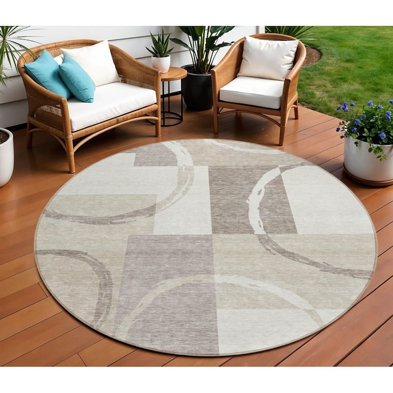 HomeRoots Geometric Modern Rectangle Outdoor Rug - 8' Round
