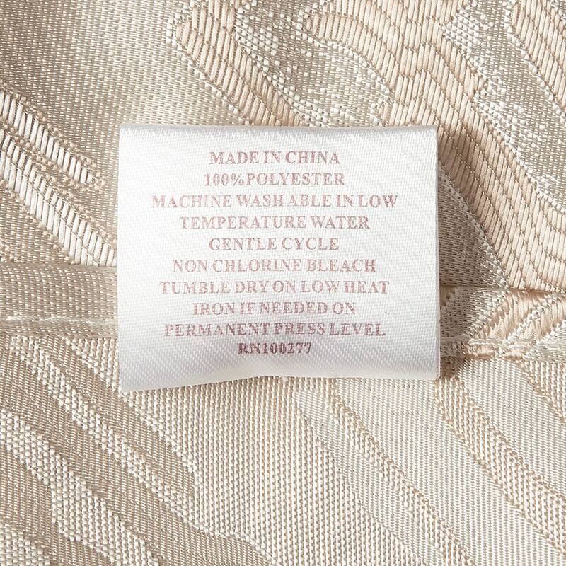 Violet Linen Fantasy Modern Zig Zag Chevron Pattern Table Runner