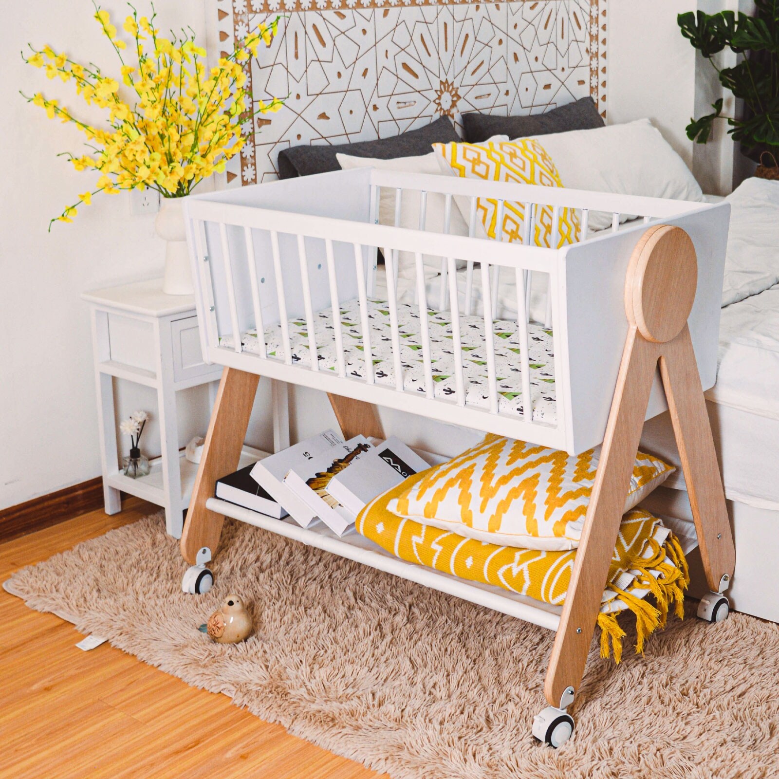 Wooden Bedside Bassinet Sleeper, Safe Stylish Baby Crib