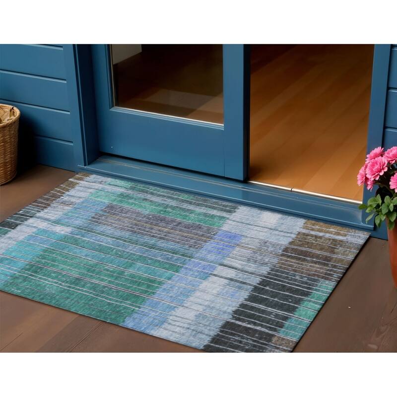 HomeRoots Striped Transitional Rectangle Outdoor Rug - 3' x 5'