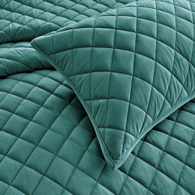Pointehaven Heavy-Weight Oversized Diamond Design Velvet Quilt Sets