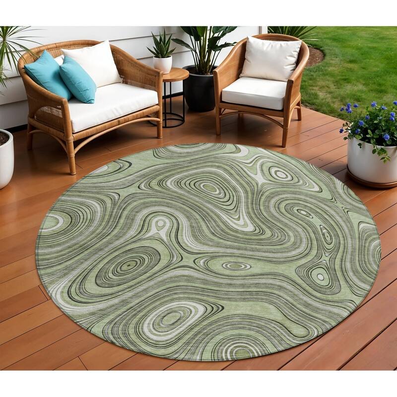 HomeRoots Geometric Transitional Rectangle Outdoor Rug - 8' Round