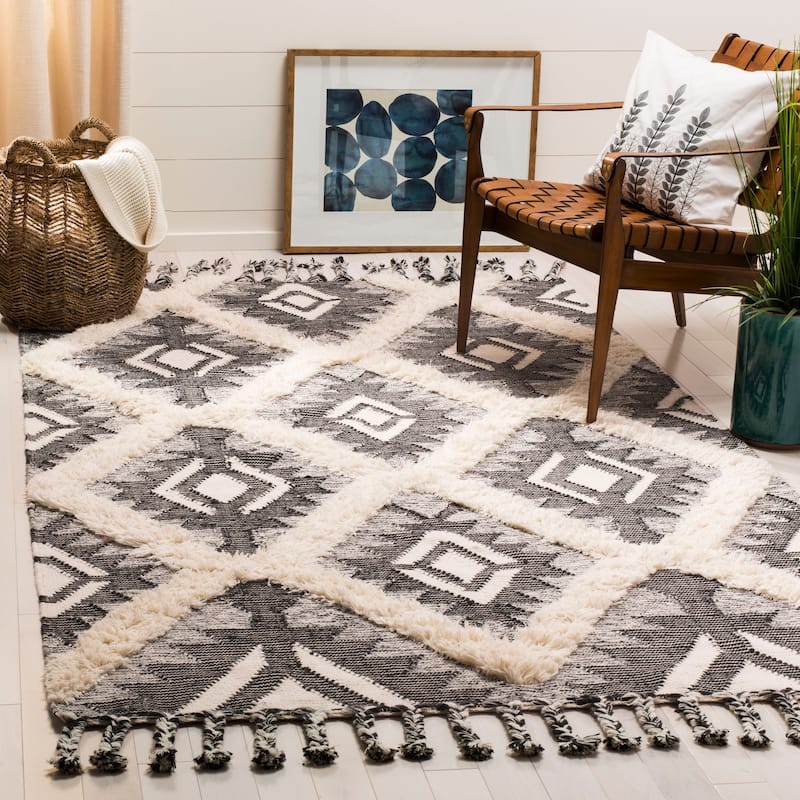 SAFAVIEH Hand-knotted Kenya Sacha Southwestern Tribal Wool Rug - 8' x 10' - Black/Ivory