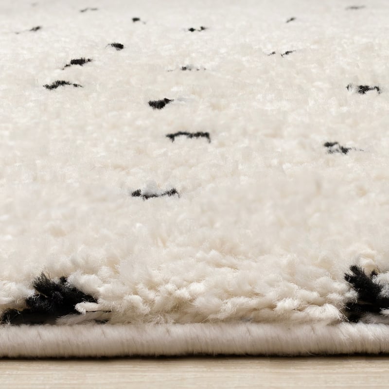 Cream Black Speckled Soft Shag Area Rug, 5'3" x 7'7"