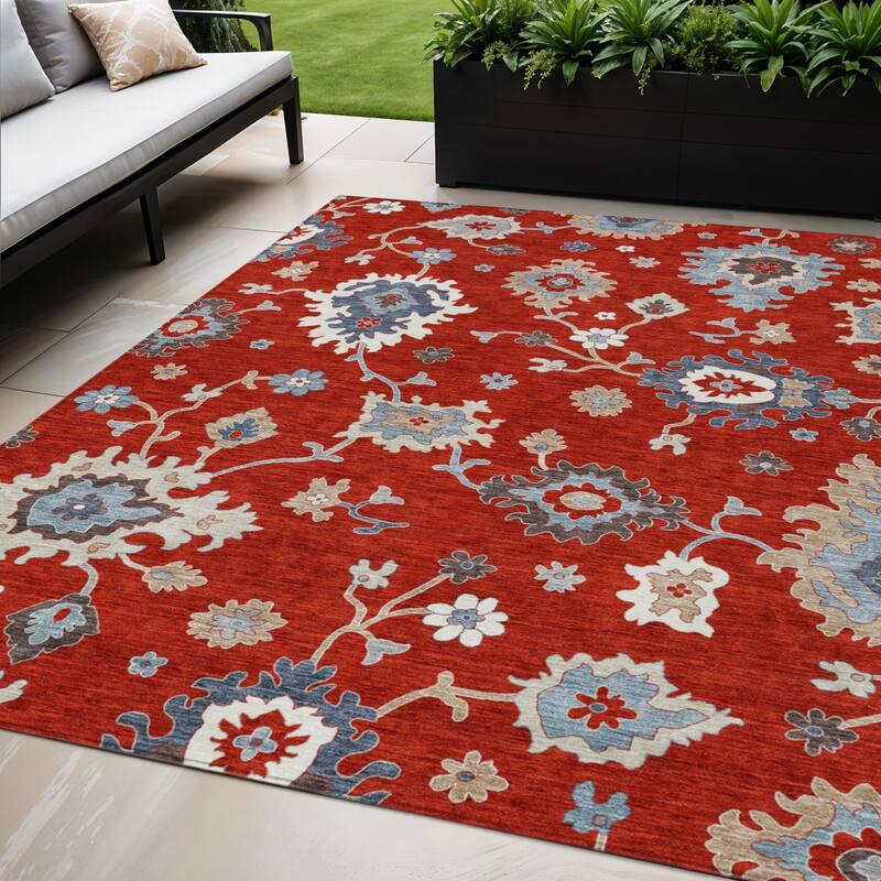 HomeRoots Floral Traditional Rectangle Outdoor Rug - 5' X 8'