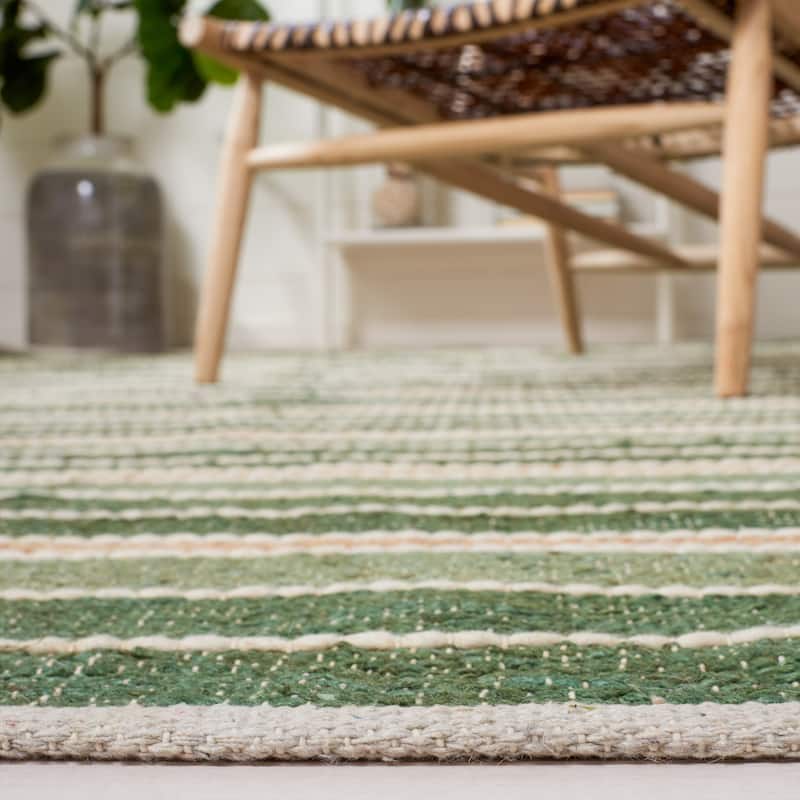 SAFAVIEH Handmade Striped Kilim Veloudo Stripe Wool Rug