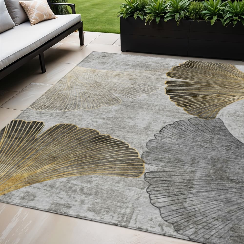 HomeRoots Floral Transitional Rectangle Outdoor Rug