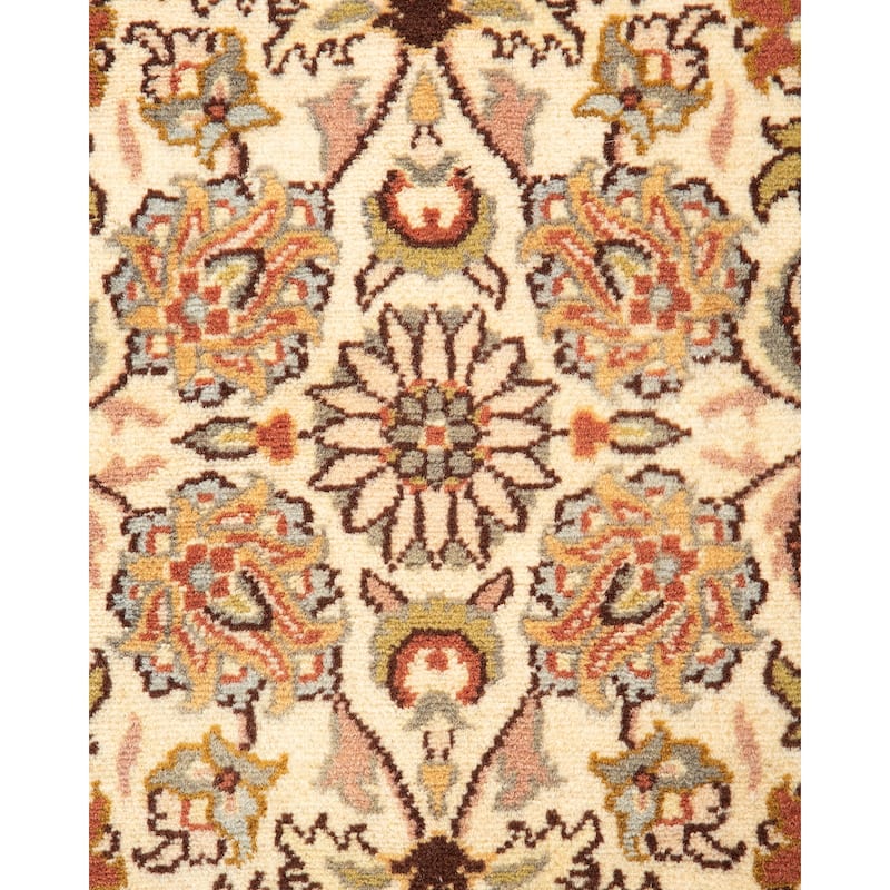 Overton Handknotted Wool Traditional Oriental Beige Area Rug - 4' x 6'