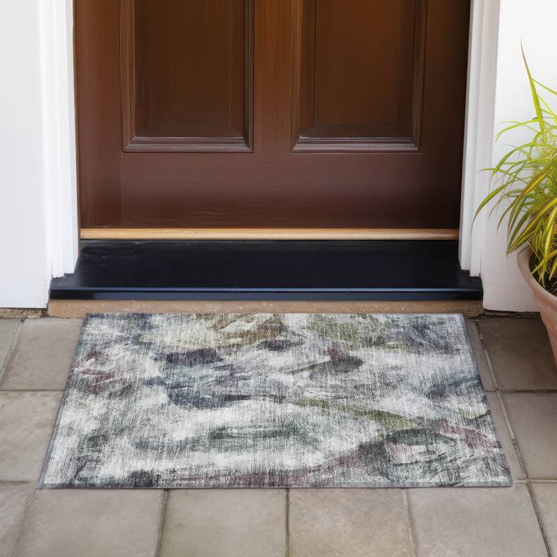 Machine Washable Indoor/Outdoor Modern Brushstrokes Chantille Rug - Gray - 1'8" x 2'6"