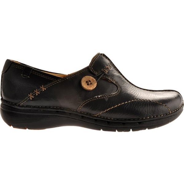 clarks un loop black leather shoes