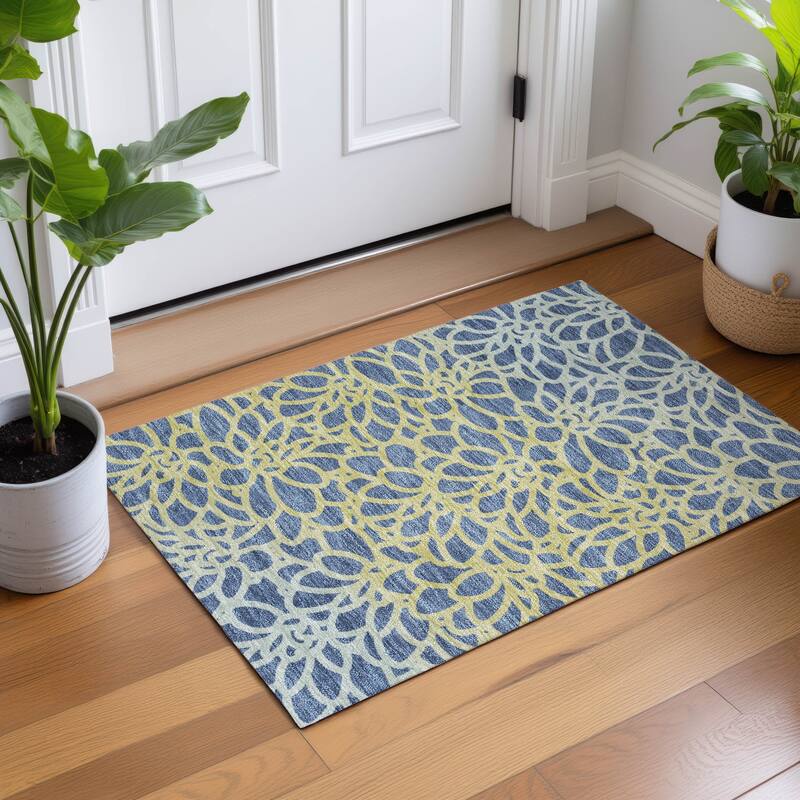 Machine Washable Indoor/ Outdoor Floral Craze Chantille Rug