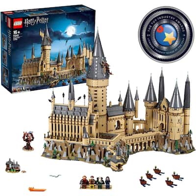Harry Potter Hogwarts Castle Building Set, 6020 Pieces - Age 16+
