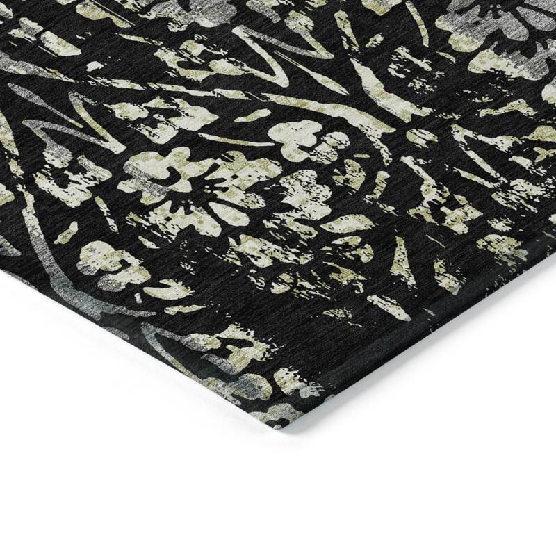 Machine Washable Indoor/ Outdoor Chantille Distressed Traditional Rug
