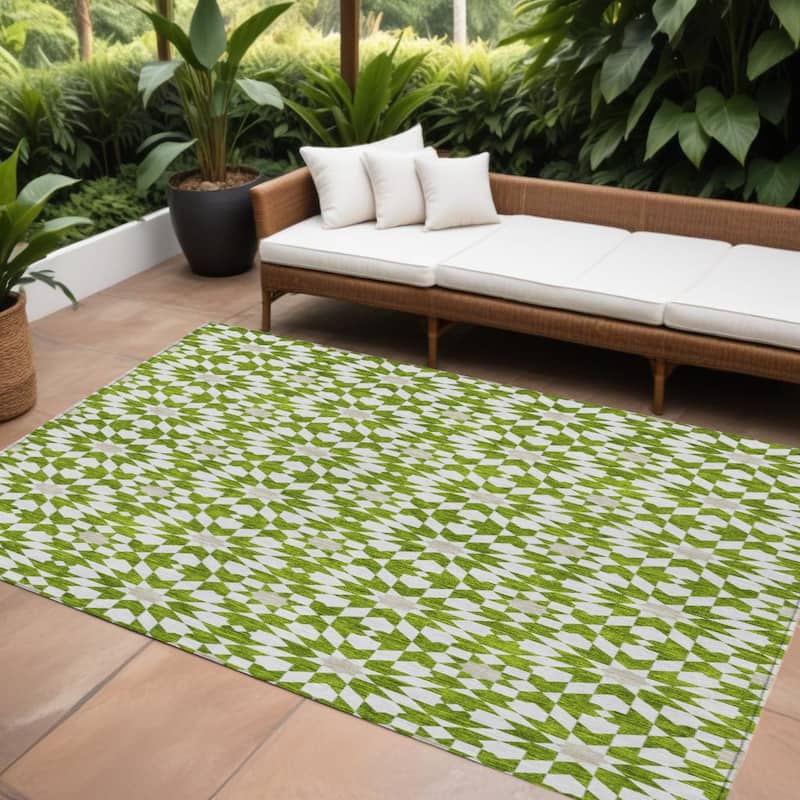 HomeRoots Floral Medallion Transitional Rectangle Outdoor Rug - 8' X 10'