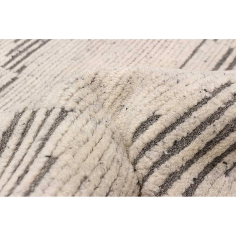 ECARPETGALLERY Hand-knotted Tangier Light Grey Wool Rug - 5'2 x 7'11