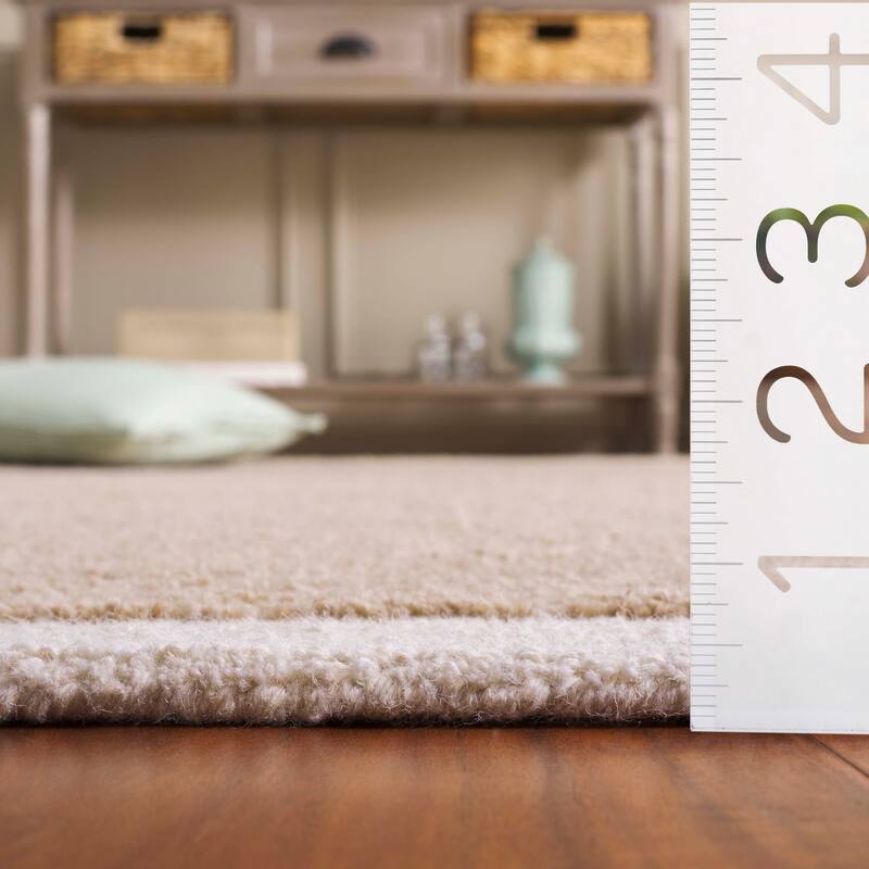 SAFAVIEH Handmade Metro Kleanthi Border Wool Rug