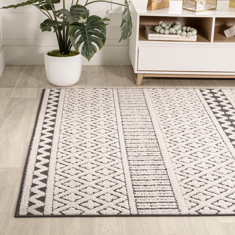 JONATHAN Y Duenas High-Low Two-Tone Monstera Leaf Area Rug