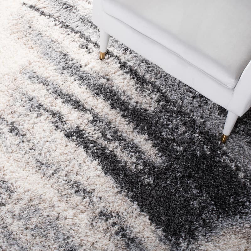 SAFAVIEH Fontana Shag Triin Rug
