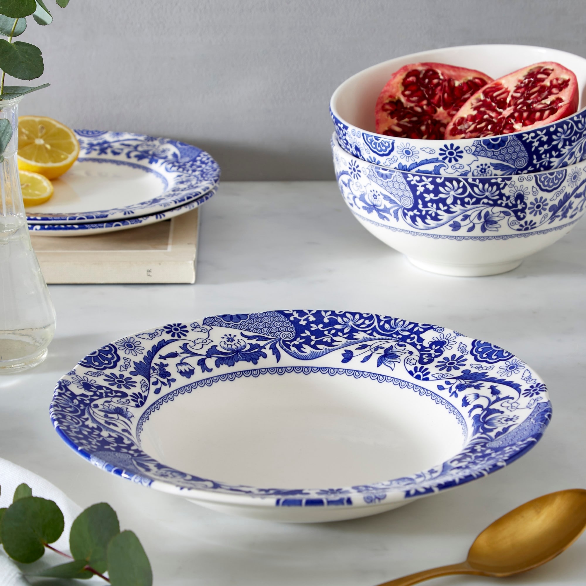 Blue spode plates best sale