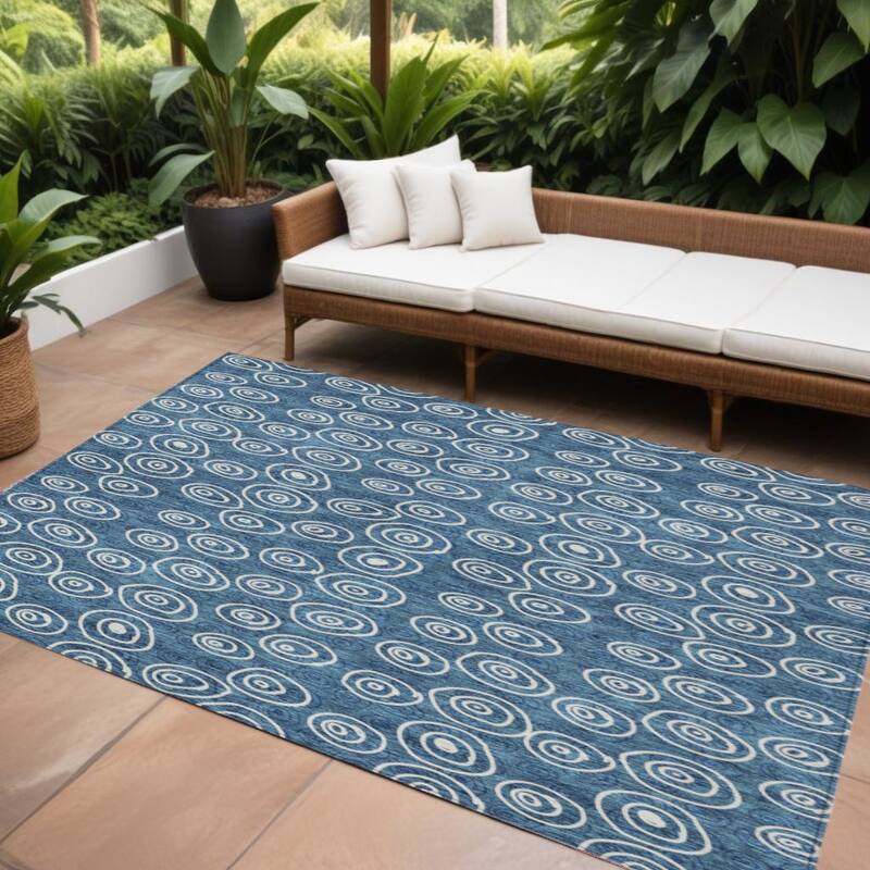 HomeRoots Geometric Transitional Rectangle Outdoor Rug - 8' X 10'