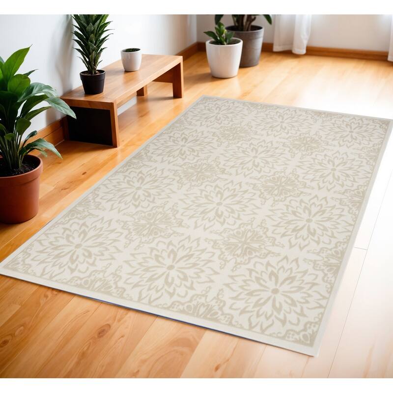 Bawa Power Loomed Floral Traditional Non Skid Stain Resistant Area Rug By HomeRoots - 72' X '48' X '0.5 - 72' X '48' X '0.5 - Cream/Onyx - Rectangle