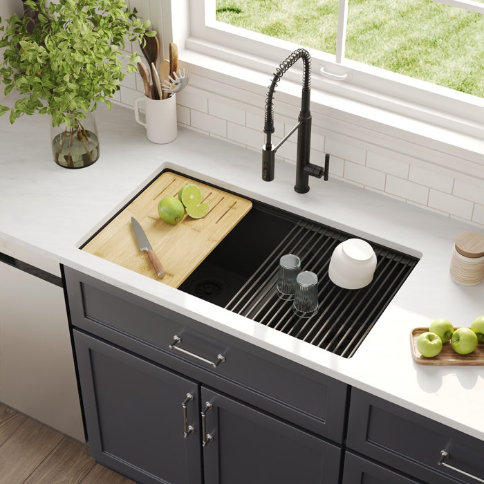 山水19 33-inch Black Kitchen Sink Undermount - SINKVINE 33 x 19
