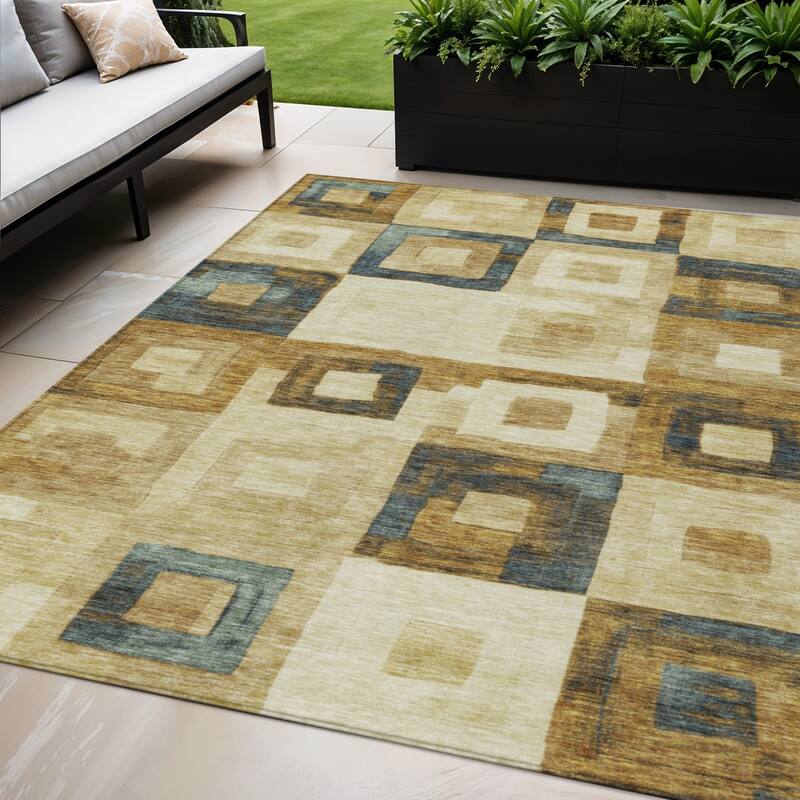HomeRoots Geometric Transitional Rectangle Outdoor Rug - 5' X 8'